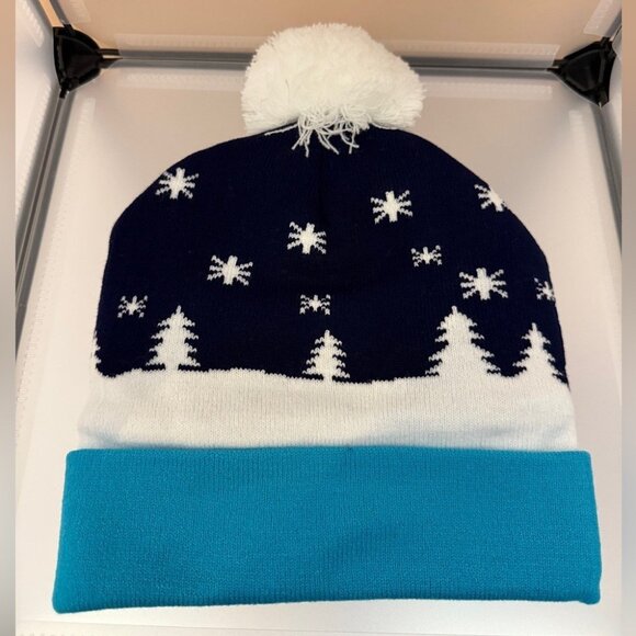 Christmas Festive Adults & Kids Light Up Pom-Pom Beanie One Size New - Picture 4 of 4